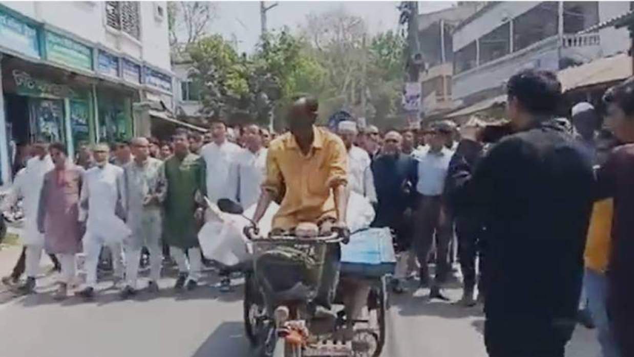 বিএনপি নেতা তরু মিয়ার মরদেহ নিয়ে প্রতিবাদ মিছিল করেছেন দলটির নেতাকর্মীরা