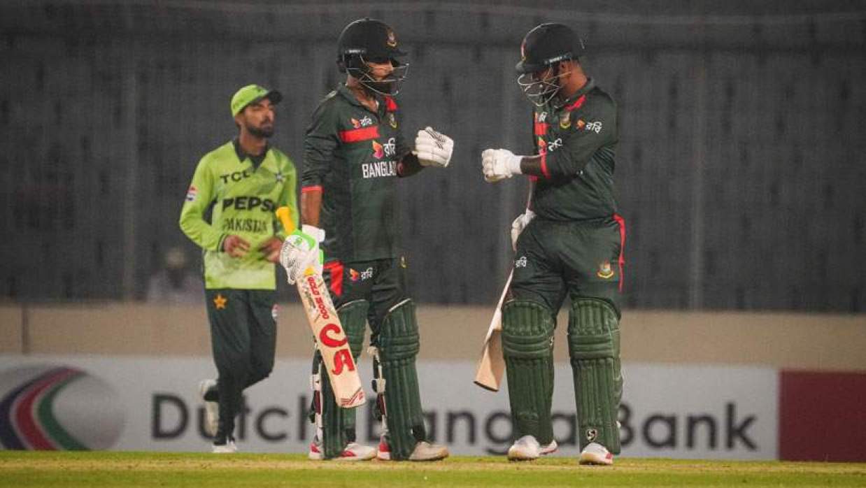 বাংলাদেশ-পাকিস্তান ম্যাচ  