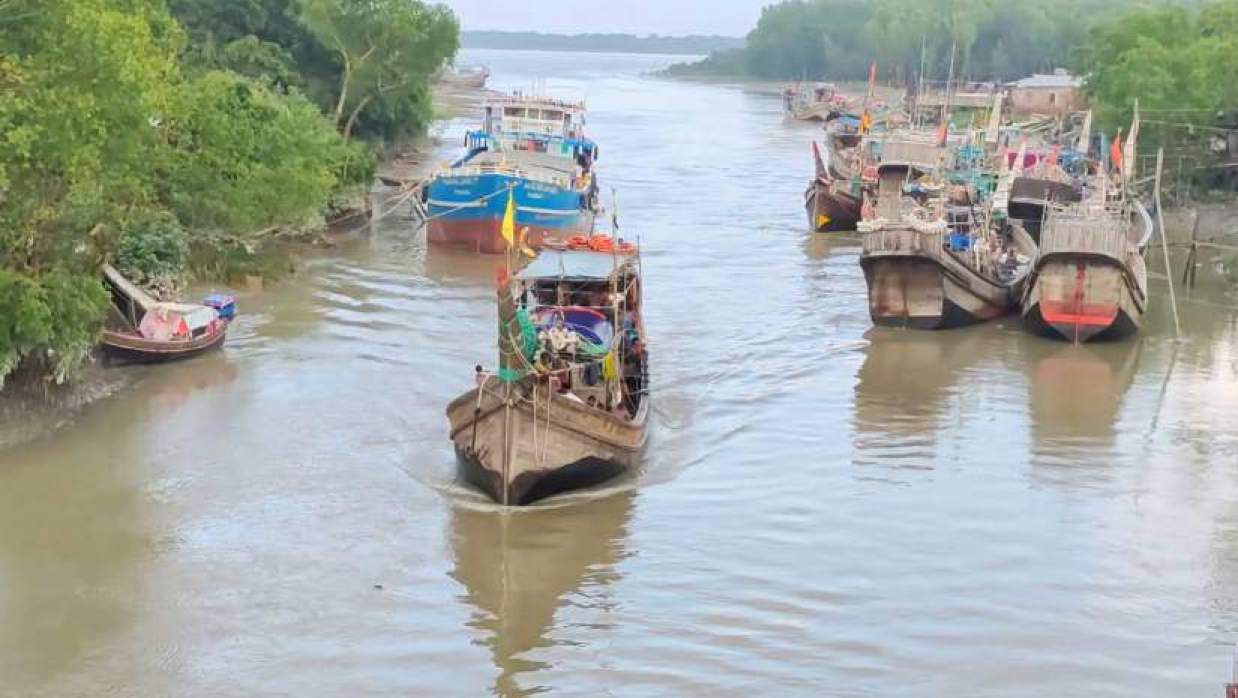 জেলেদের ট্রলার