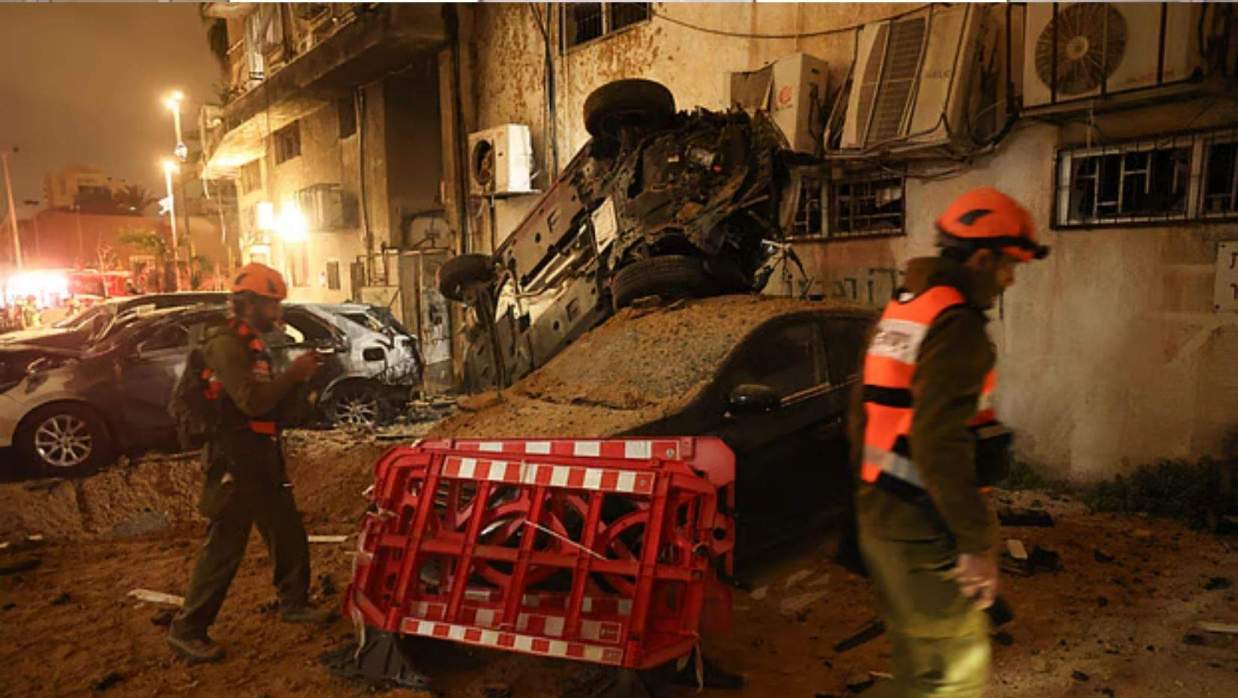 পুলিশ সদর দপ্তর ও স্যাটেলাইট কেন্দ্রে ইরানের হামলা