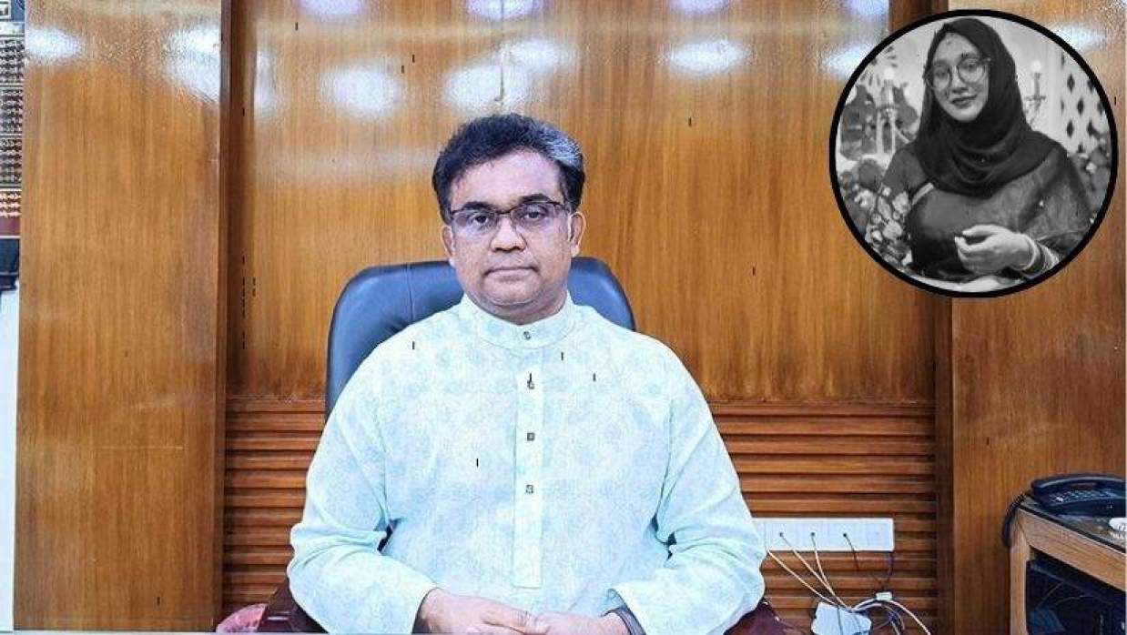 জাবি উপাচার্য অধ্যাপক ড. মোহাম্মদ কামরুল আহসান ও শিক্ষার্থী শারমিন জাহান (ইনসেটে)