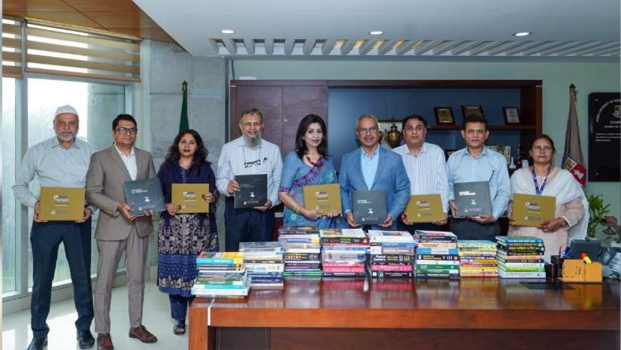 বিইউএফটিতে ১০১ বই উপহার ও ম্যাগাজিন উন্মোচন করলেন শারমিন তিথি
