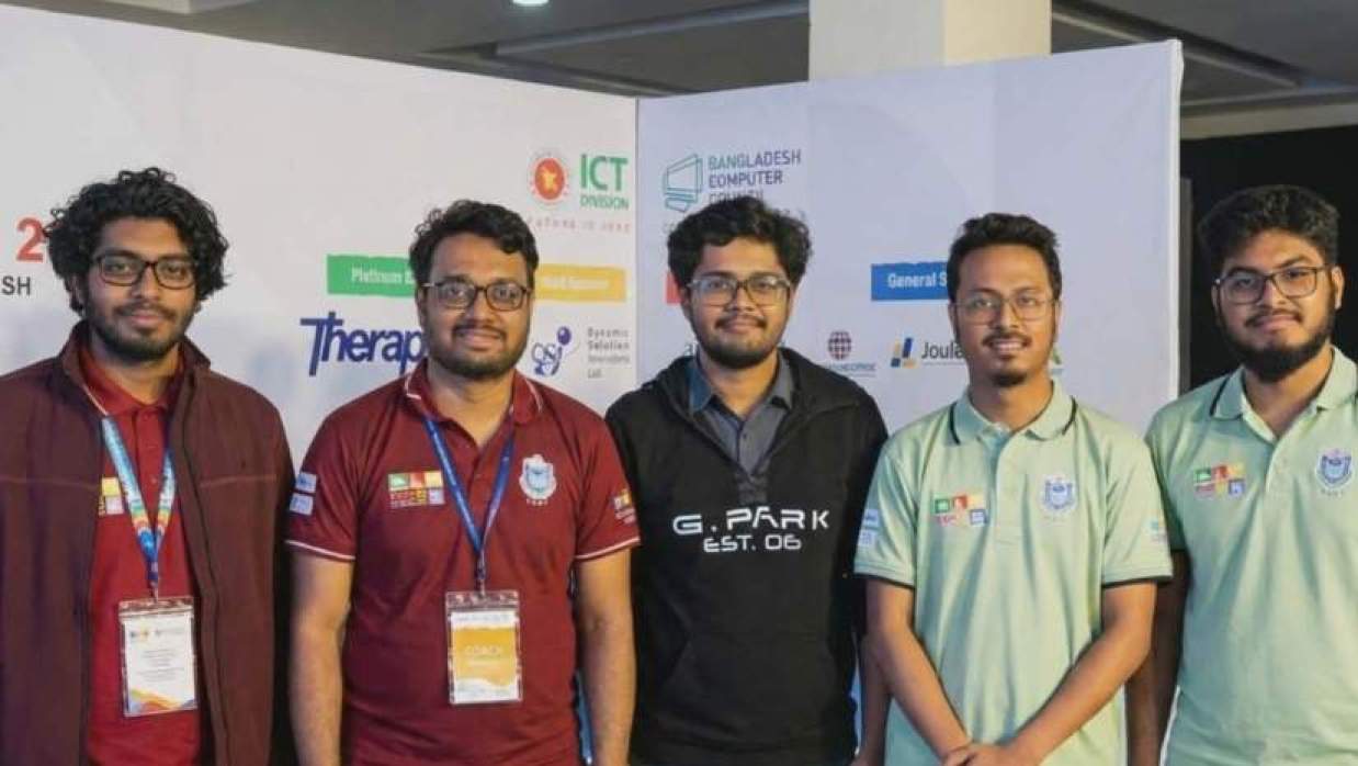 আইসিপিসি এশিয়া ওয়েস্ট কন্টিনেন্টাল ফাইনালস ২০২৫-এ এআইইউবির কৃতিত্ব