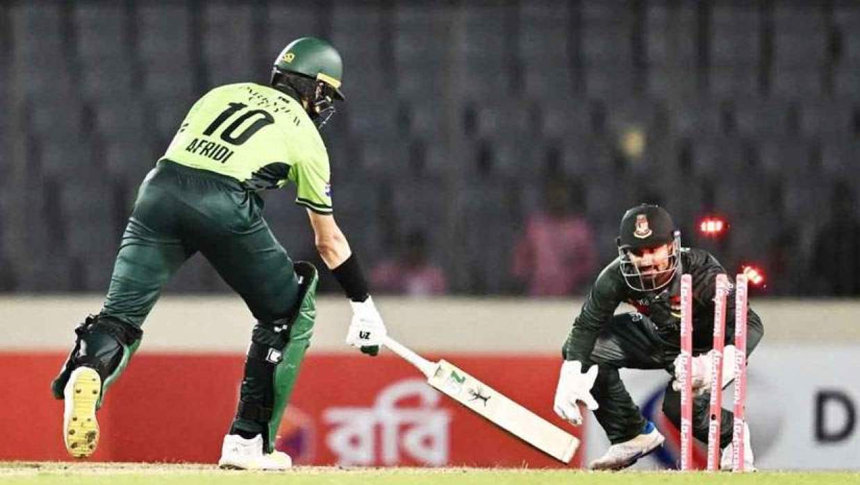 বাংলাদেশ-পাকিস্তান ম্যাচ  