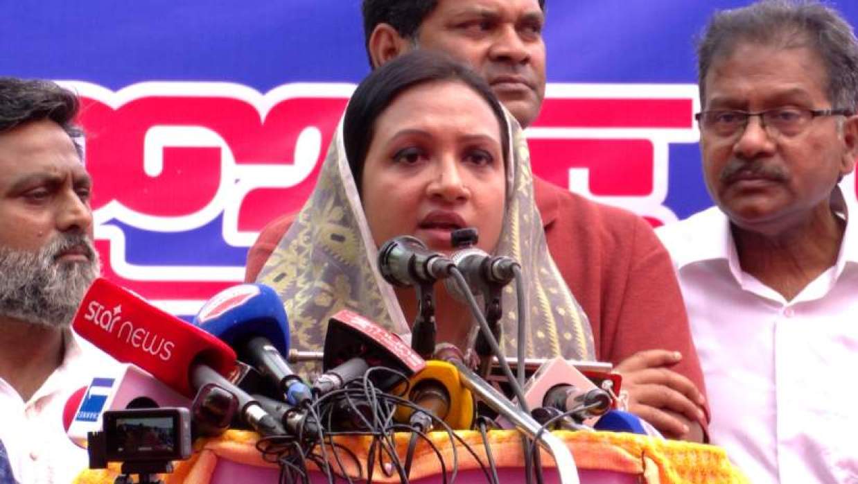 খাল খনন কর্মসূচি উদ্বোধন করেন সমাজকল্যাণ প্রতিমন্ত্রী ফারজানা শারমীন পুতুল। পরে বক্তব্য দেন তিনি