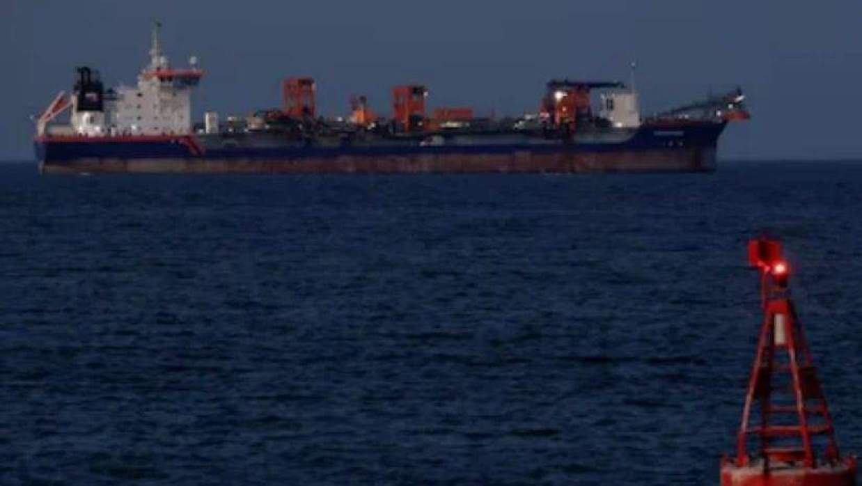 হরমুজ প্রণালি দিয়ে জাহাজ চলাচল