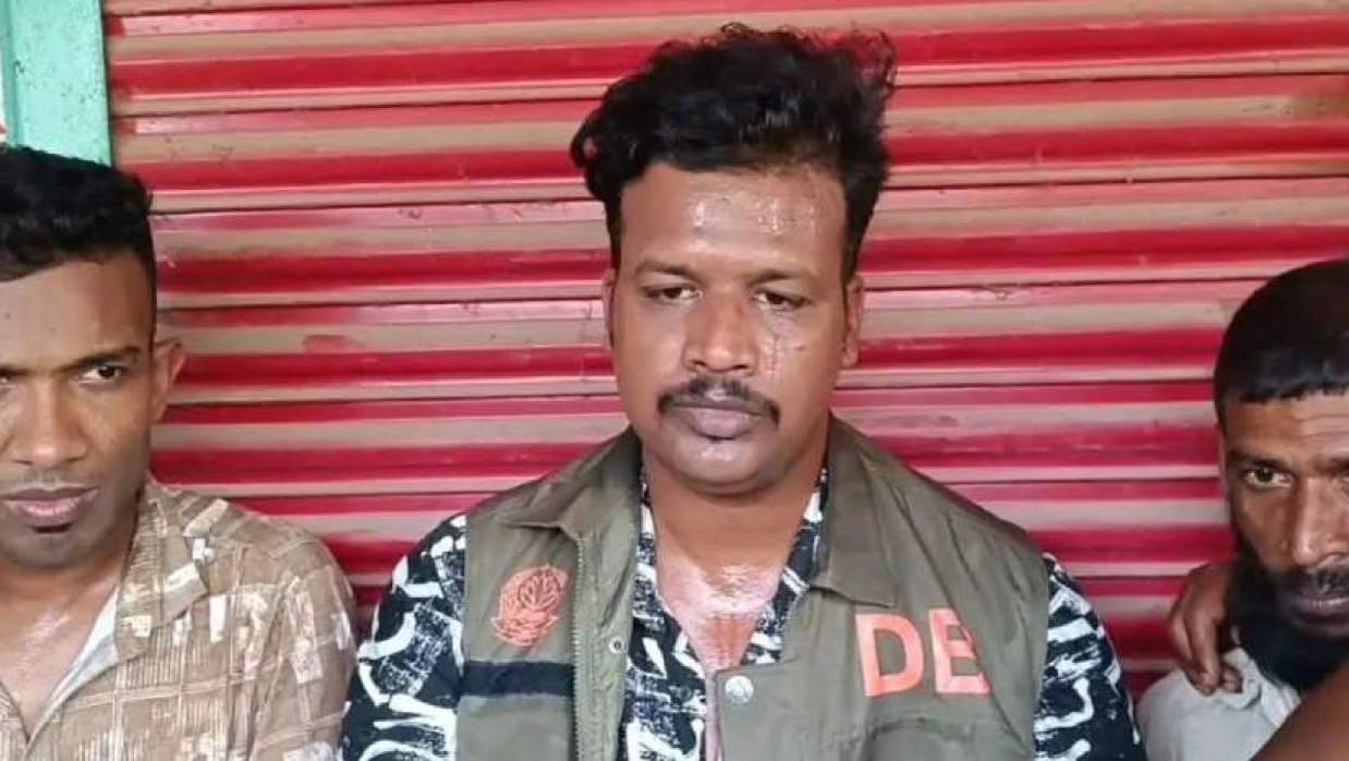 আটক দুজন