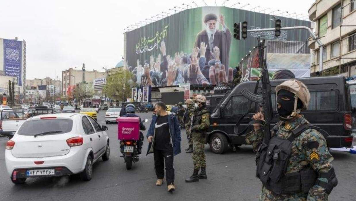 গুপ্তচরবৃত্তির অভিযোগে ইরানে ১০ বিদেশি গ্রেপ্তার