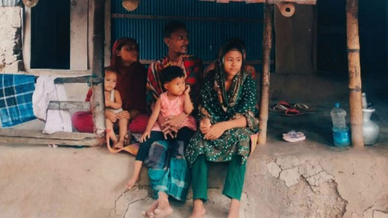 স্বামীর চিকিৎসায় সন্তান বিক্রি করতে চান স্ত্রী