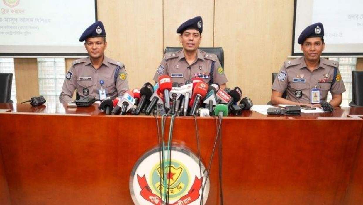 কেন্দ্রীয় শহীদ মিনারে রাকিব হত্যায় অস্ত্র-গুলিসহ গ্রেফতার ৫