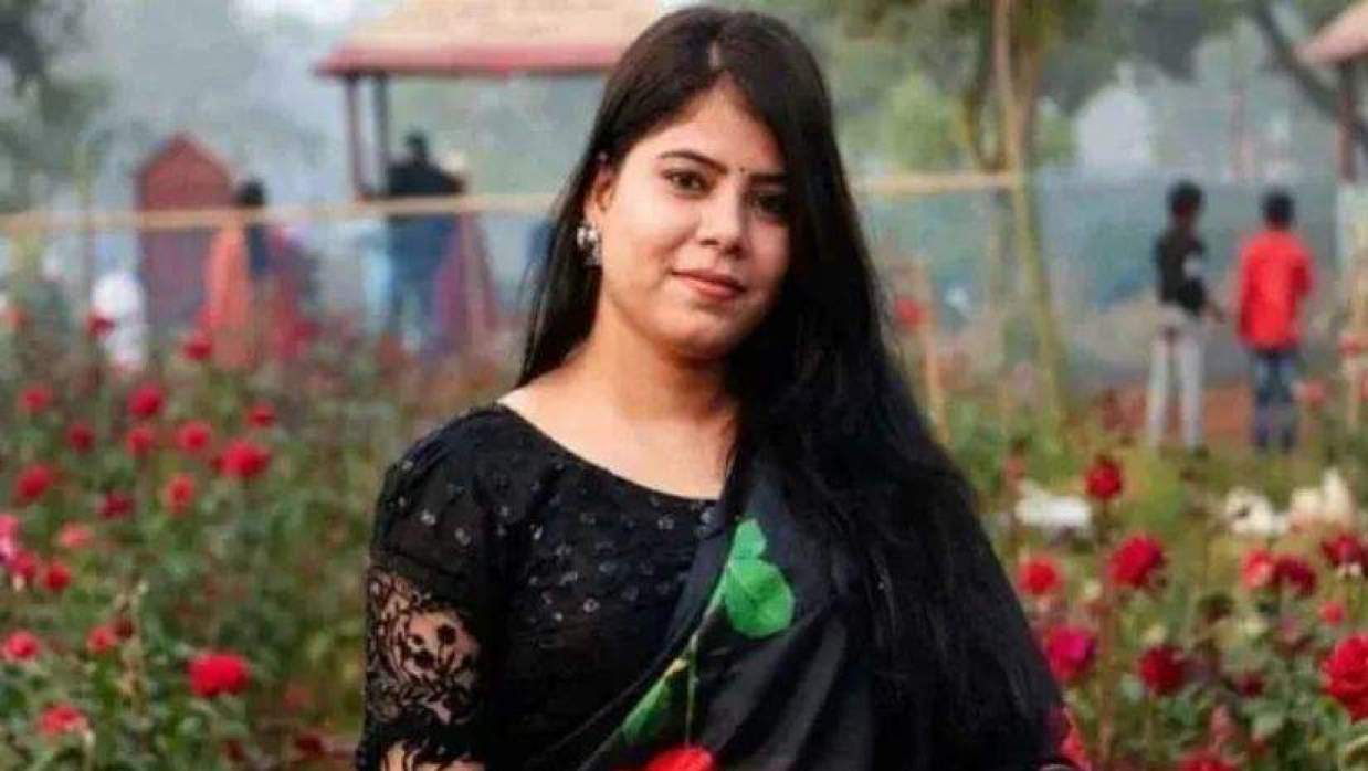 ব্যাগ ধরে ছিনতাইকারীর টান, পড়ে গিয়ে গৃহবধূর মৃত্যু