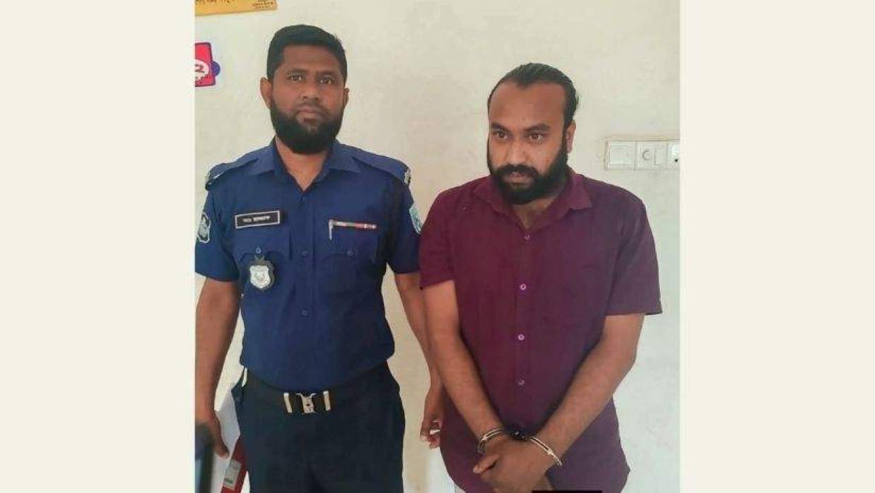 প্রবাসীর স্ত্রীকে ধর্ষণ ও ভিডিও ধারণ করে ব্ল্যাকমেইল, একজন গ্রেপ্তার