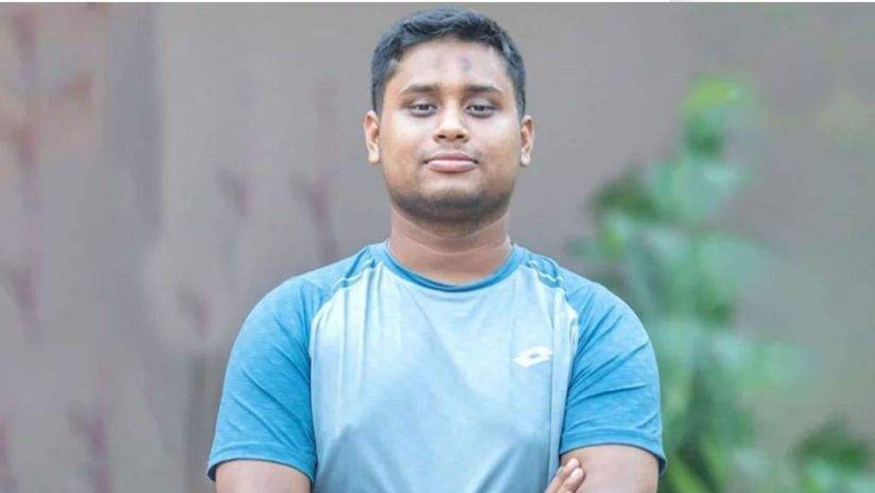 ঈদযাত্রা নিয়ে প্রশ্ন তুললেন হাসনাত আবদুল্লাহ