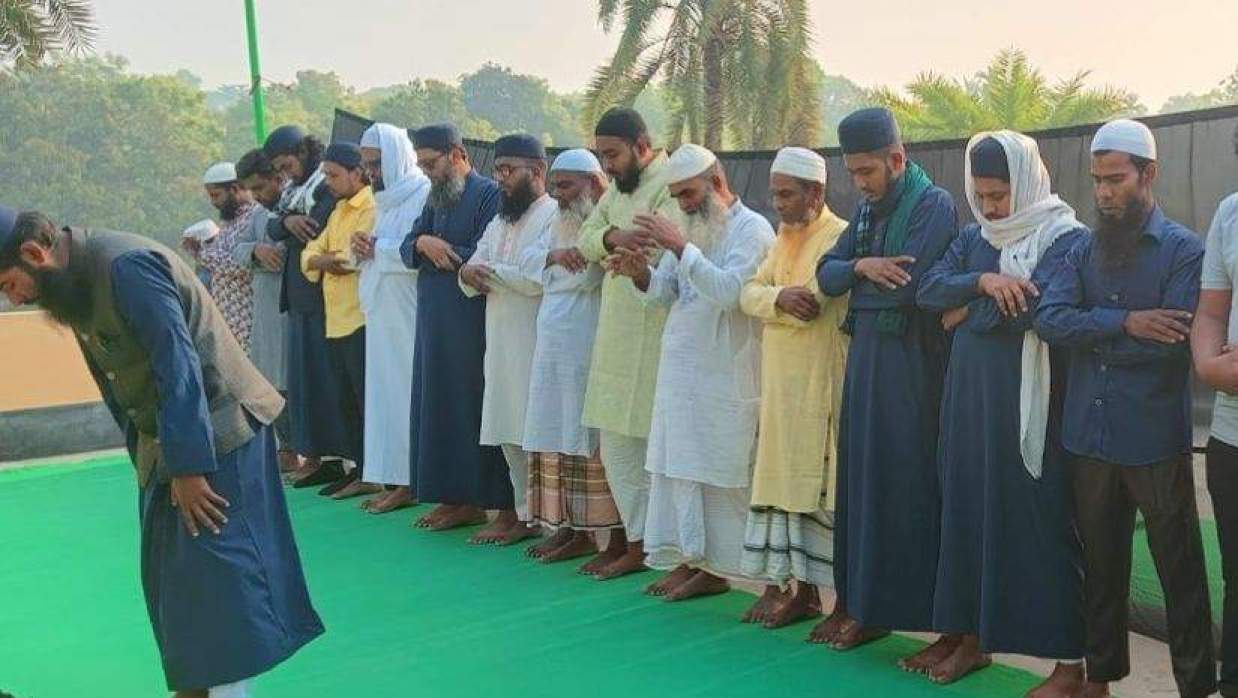 সৌদি আরবের সঙ্গে মিল রেখে ঈদ উদযাপন রাজশাহীর এক গ্রামের মানুষের