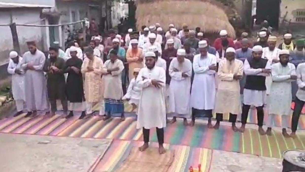 সৌদি আরবের সঙ্গে মিল রেখে ঝিনাইদহের কয়েকটি গ্রামে ঈদ উদযাপন