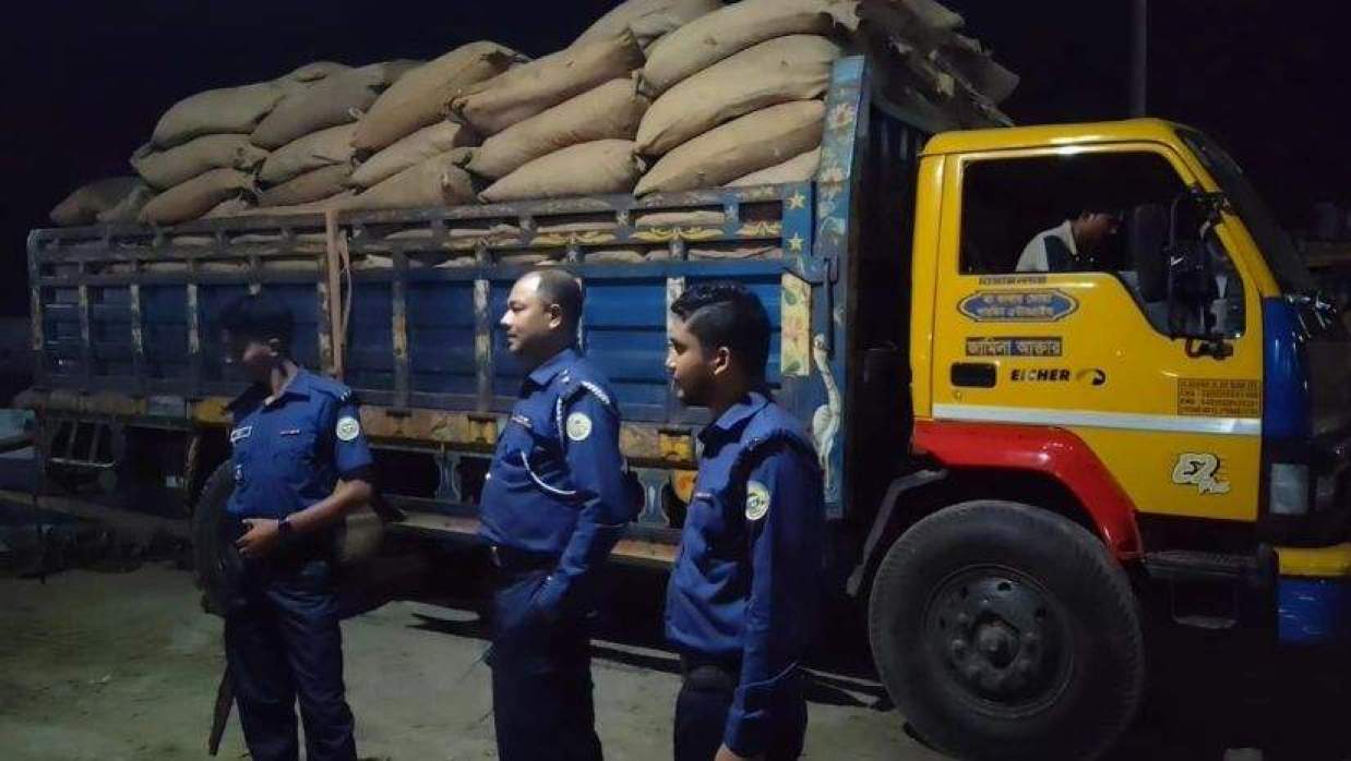 পটুয়াখালীতে অবৈধ ‘পোস্ত দানা’ জব্দ