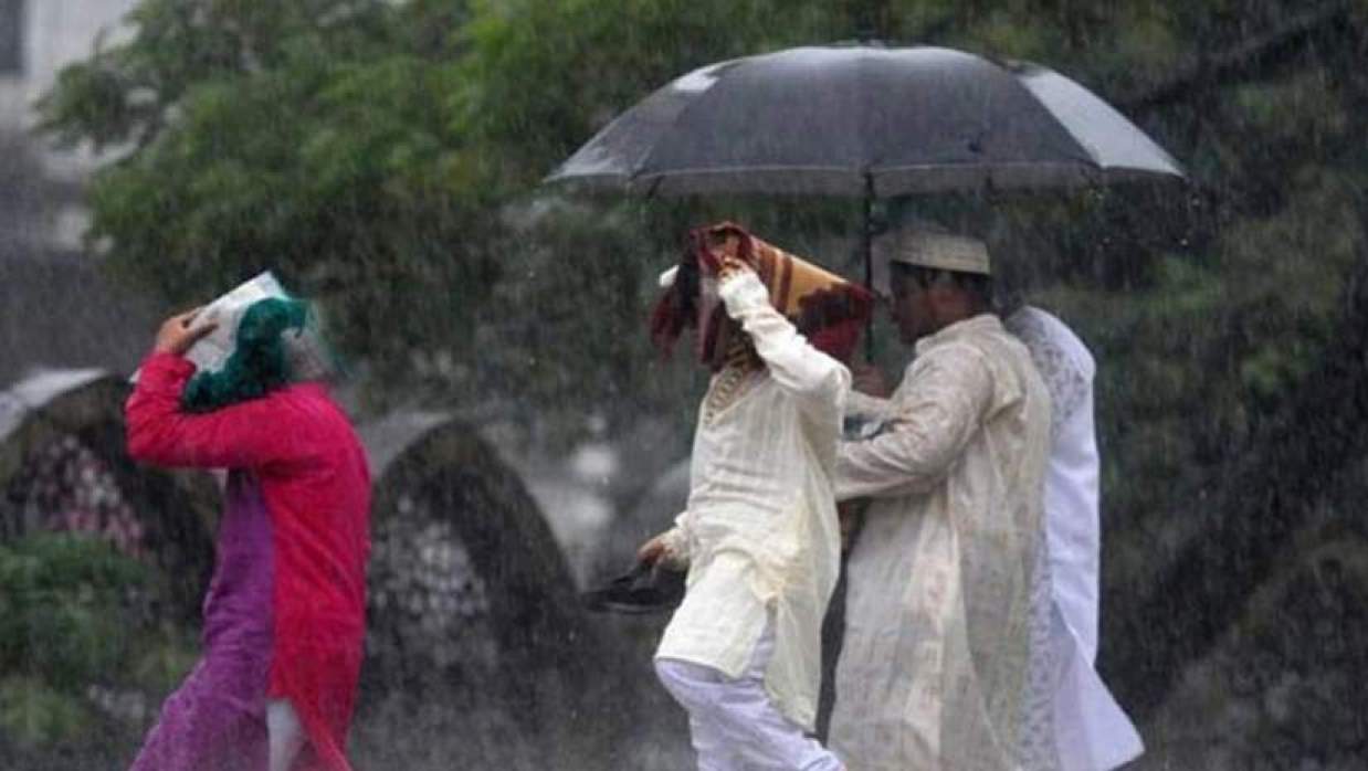 আজ সারা দেশে তুমুল বৃষ্টির আভাস, কোন বিভাগে কখন-জানালেন আবহাওয়াবিদ