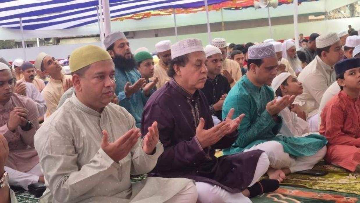 খাগড়াছড়িতে পবিত্র ঈদ-উল-ফিতরের প্রধান জামাতে মিলনমেলায় পরিণত ঈদগাহ মাঠ