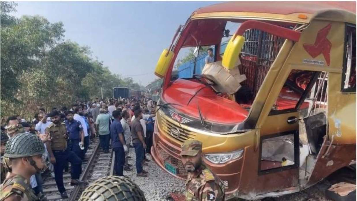 ট্রেন দুর্ঘটনা 