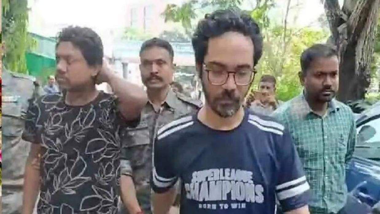 হাদি হত্যার প্রধান আসামি ফয়সাল করিম মাসুদকে আদালতে তোলা হচ্ছে