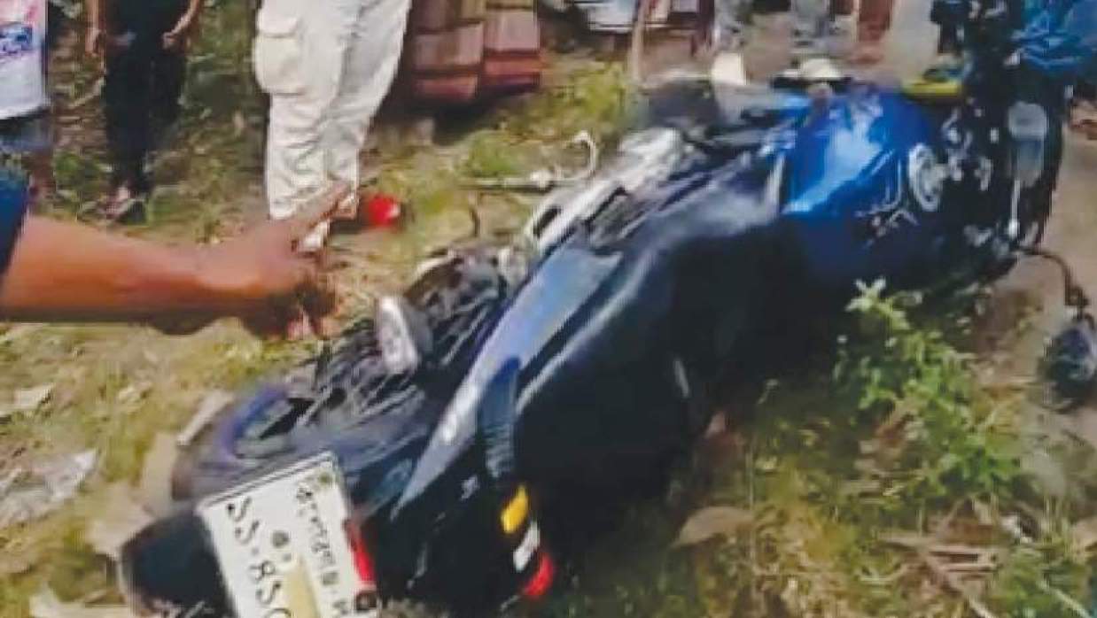 ভৈরবে মোটরসাইকেল নিয়ন্ত্রণ হারিয়ে পিকআপের নিচে, নিহত ৩