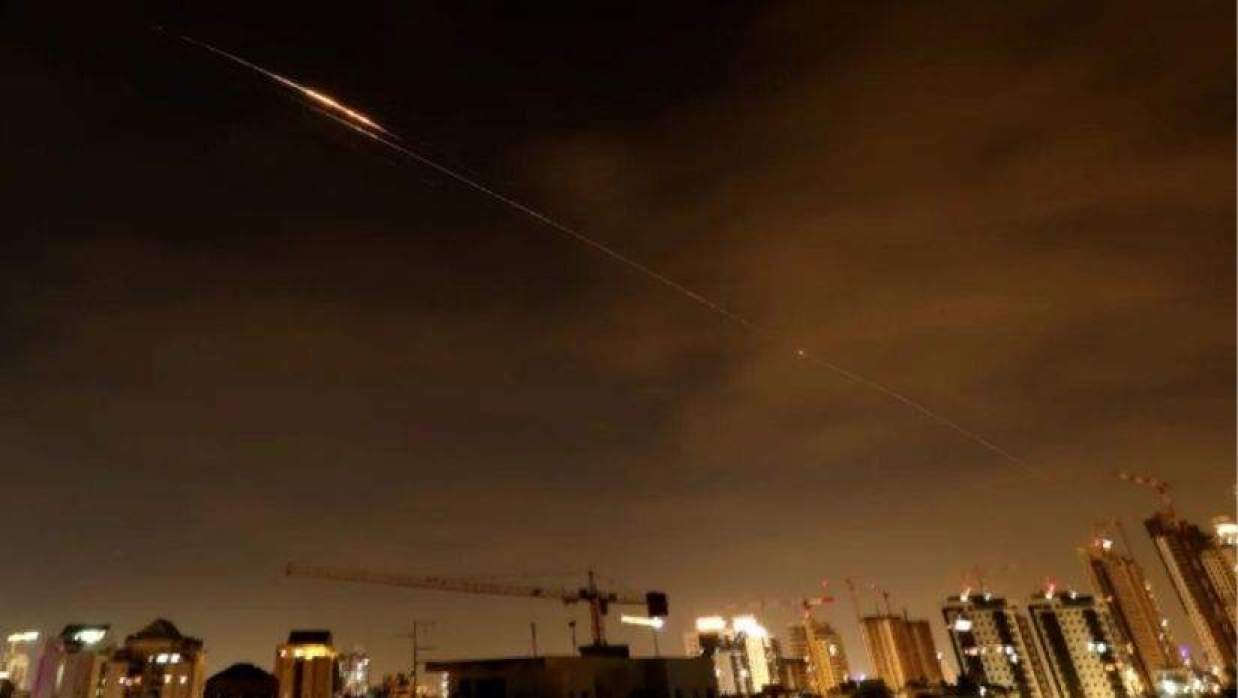 রাতভর ইসরায়েলে একের পর এক ক্ষেপণাস্ত্র ছুঁড়েছে ইরান