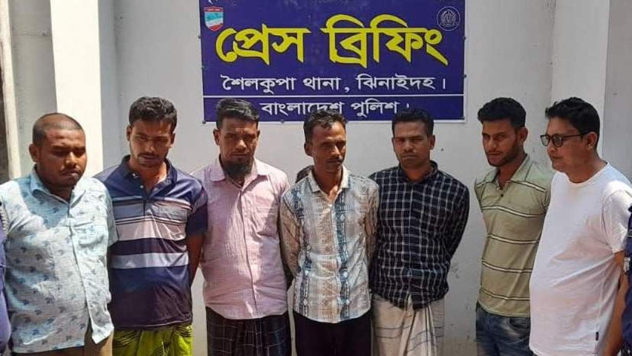 ঝিনাইদহে পুলিশের অভিযানে ৭ জুয়াড়ি আটক