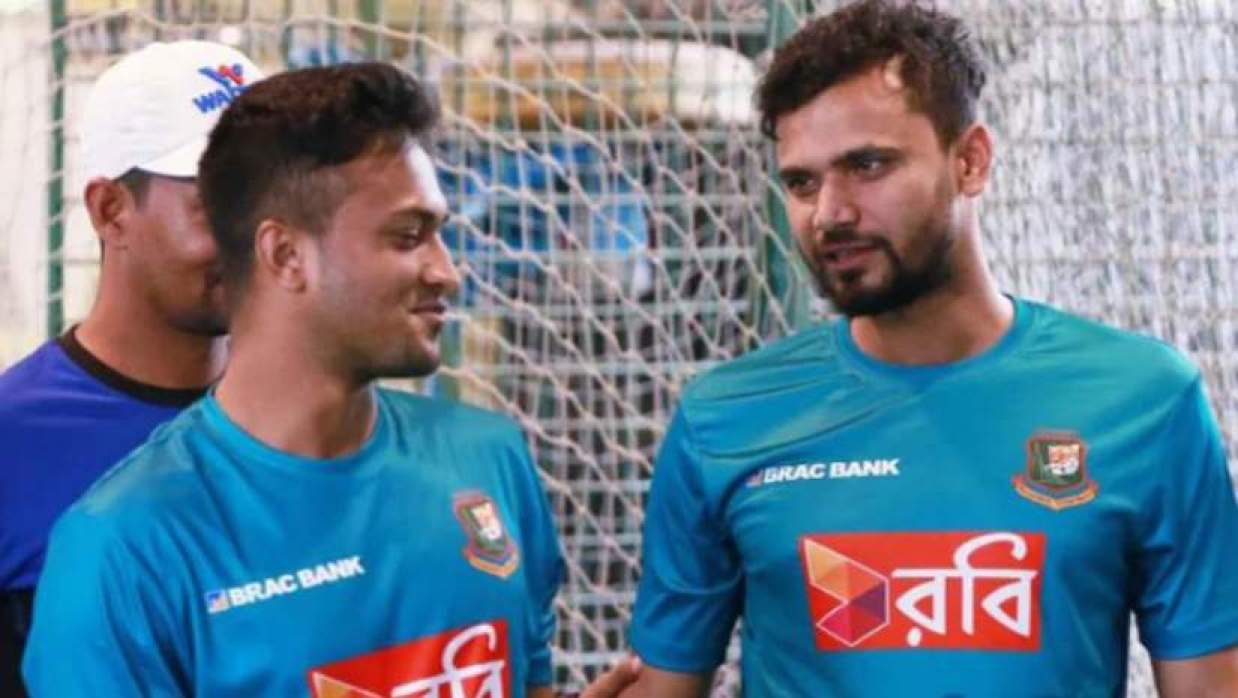 সাকিব-মাশরাফি 