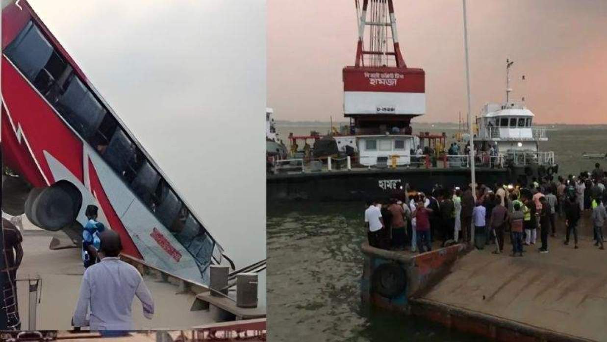 পদ্মায় বাস ডুবি