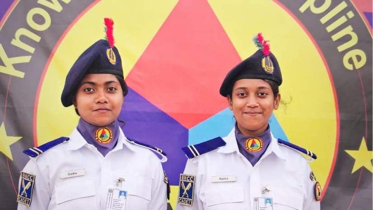 জাতীয় প্যারেডে খুবির দুই ক্যাডেটের গর্বের পদচারণা 