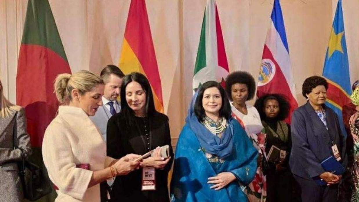 মেলানিয়া ট্রাম্পসহ ফার্স্ট লেডিদের সঙ্গে জোবাইদা রহমানের সাক্ষাৎ