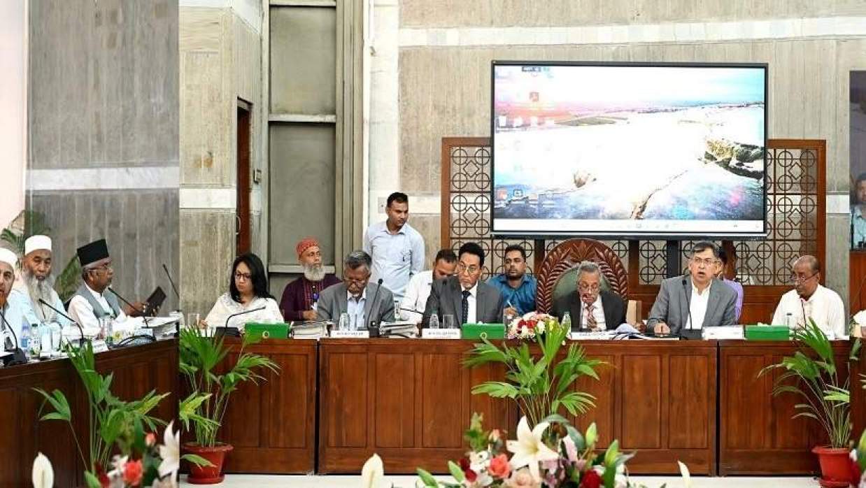 জাতীয় সংসদ ভবনে বিশেষ কমিটির সভা