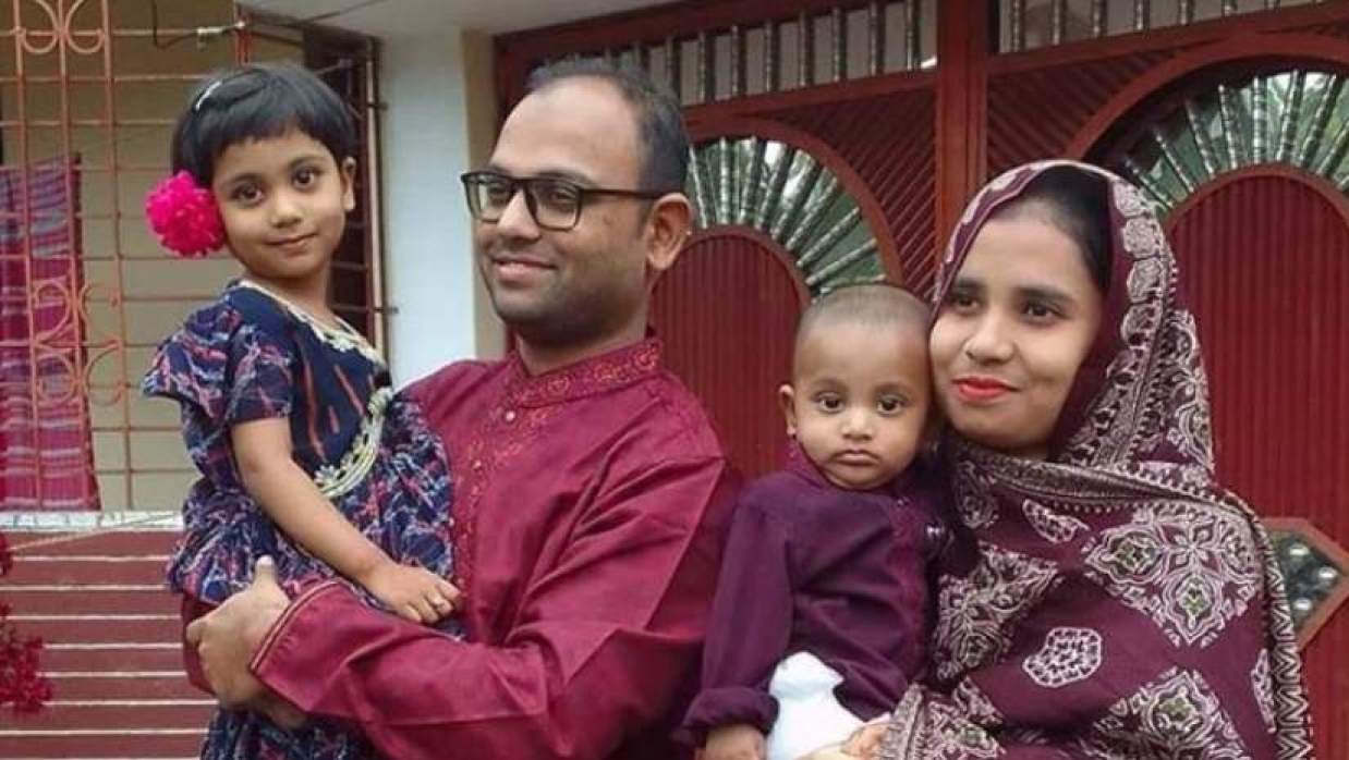 বেঁচে আছে শুধু কানে ফুল গোঁজা ৪ বছরের নওয়ারা