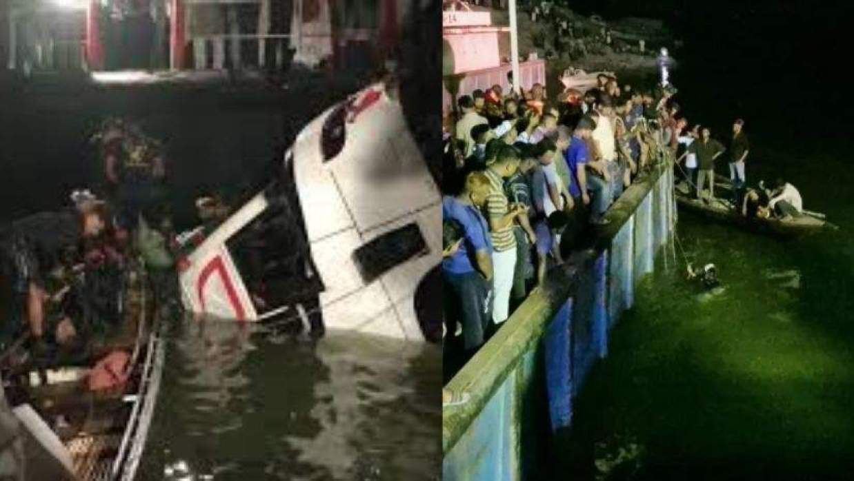 পদ্মায় বাস ডুবি