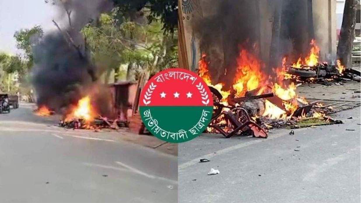 মোটরসাইকেল জ্বালিয়ে দিল গ্রামবাসী