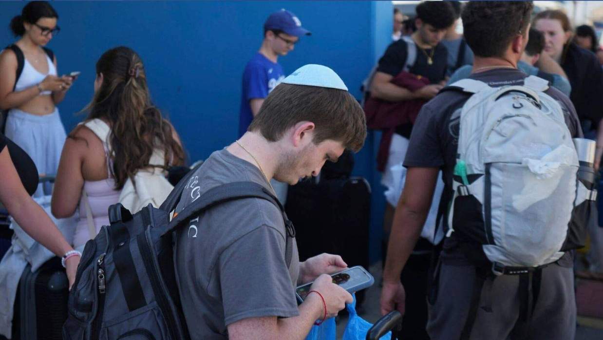 বিল না দিতে সাইরেনের অপেক্ষায় থাকেন ইসরায়েলিরা