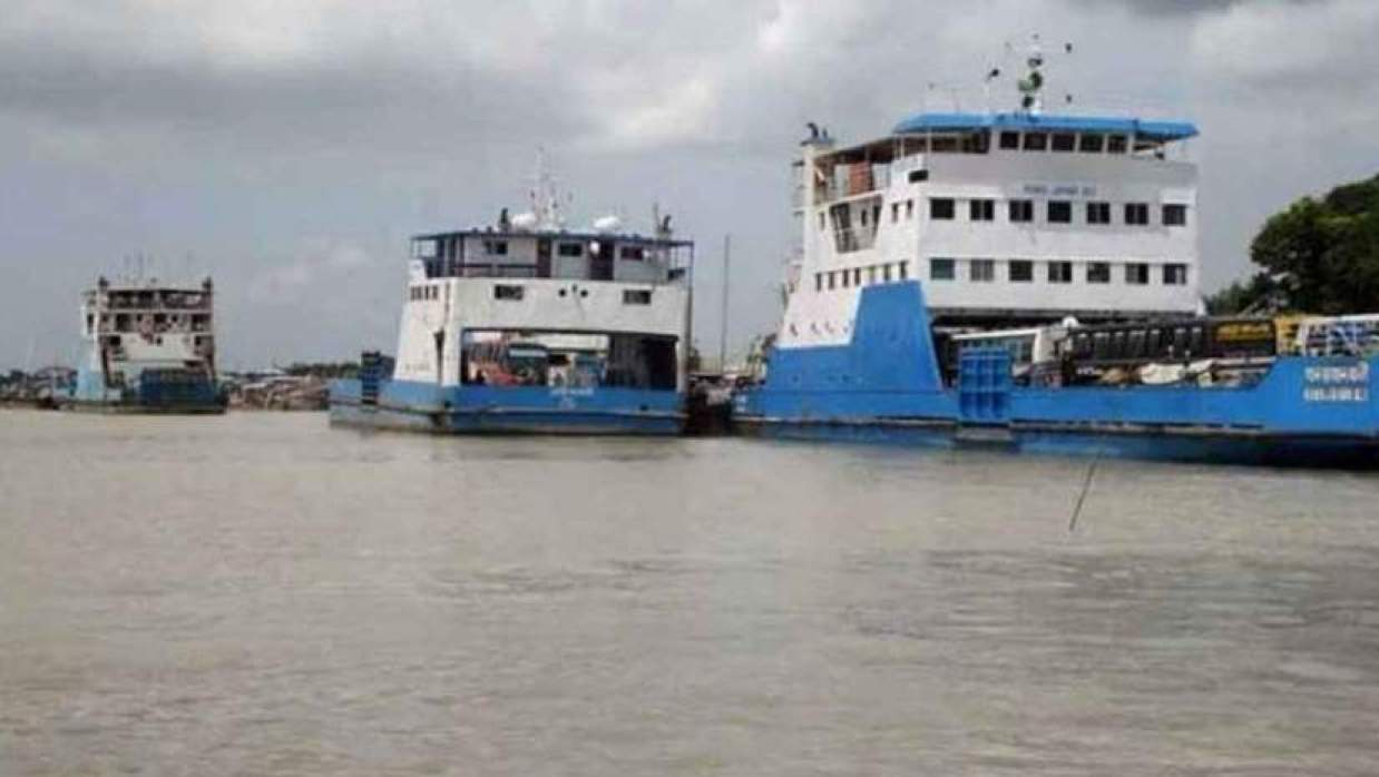 দৌলতদিয়া-পাটুরিয়া নৌরুটে ফেরি চলাচল শুরু