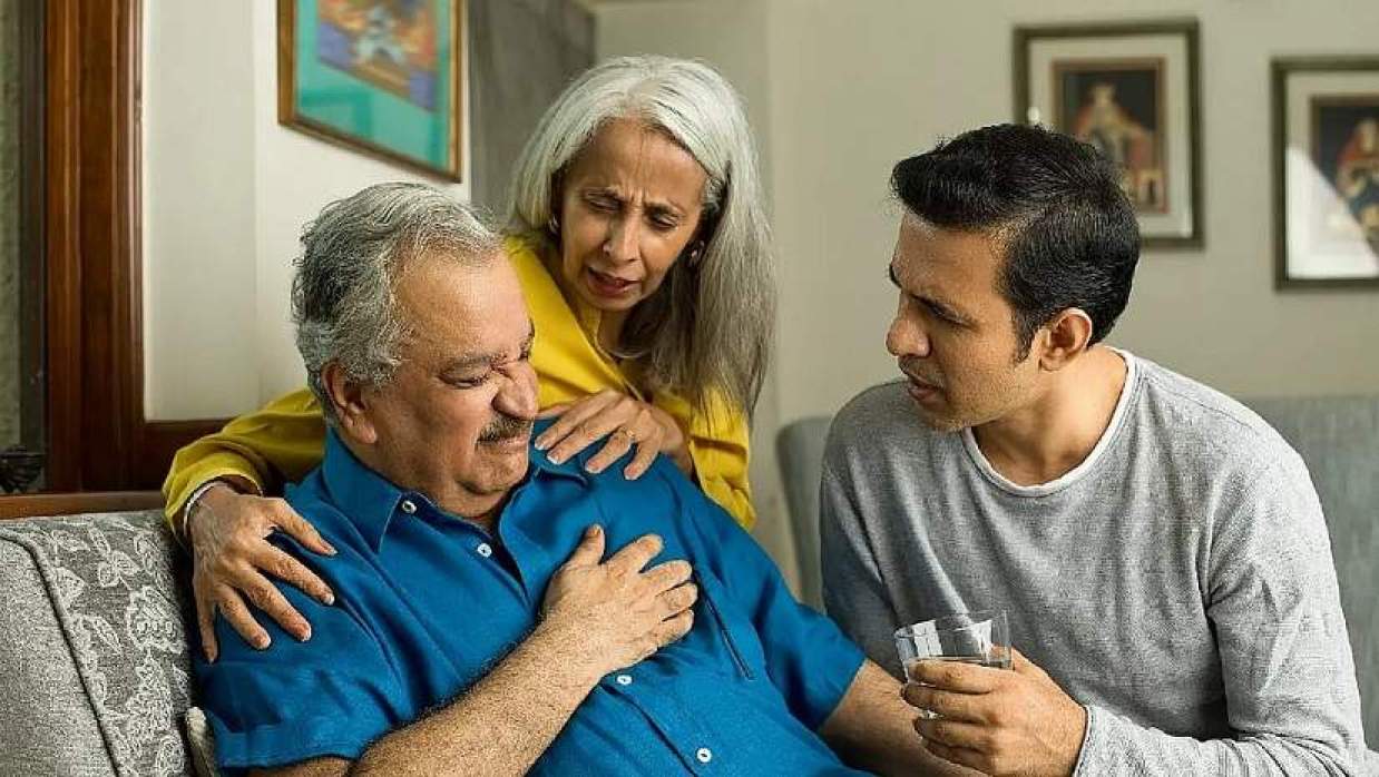 অস্বাস্থ্যকর খাদ্যাভ্যাসের কারণে হার্ট অ্যাটাকের ঝুঁকি বাড়ে অনেকের