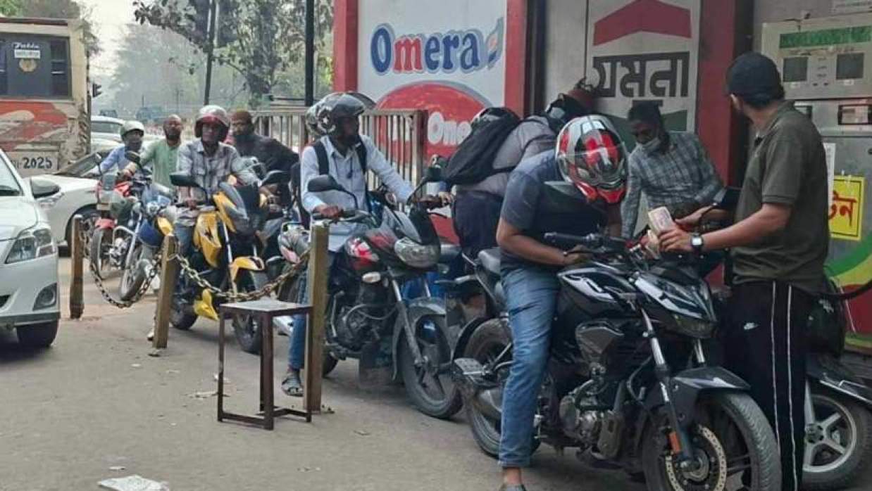 পেট্রোল পাম্পে নিয়োগ দেওয়া ট্যাগ অফিসারের কাজ কি?