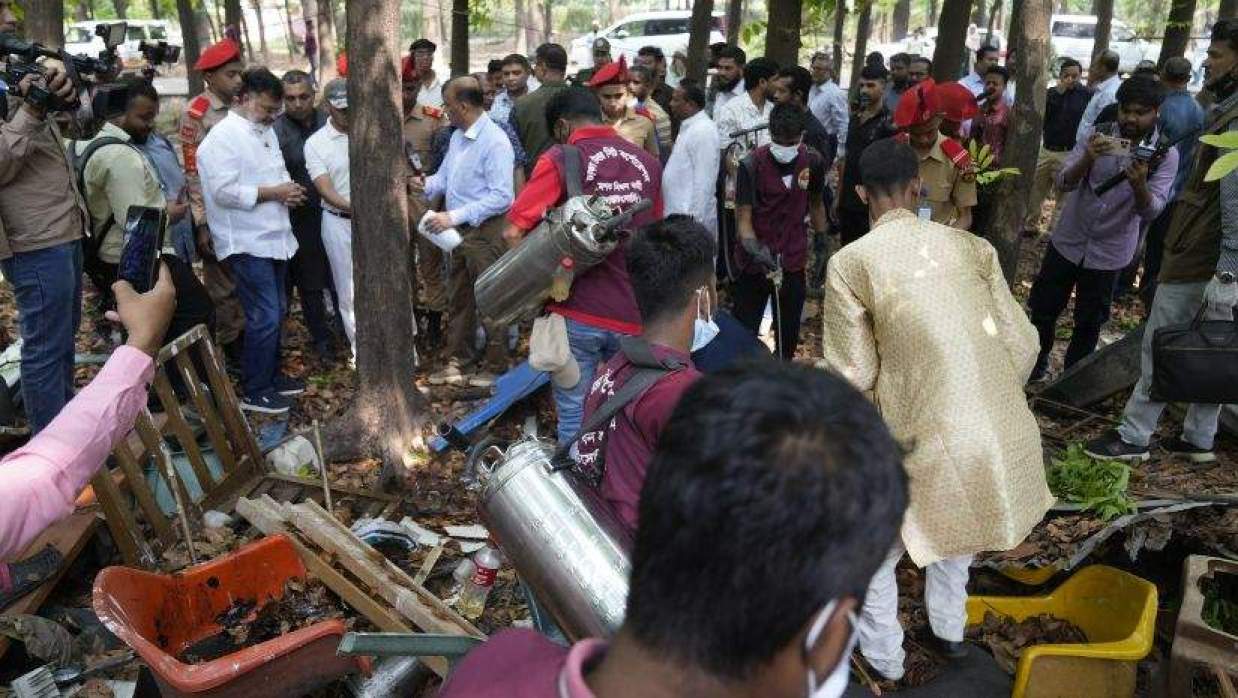 মশক নিধন কার্যক্রম উদ্ধোধন করেন ডিএনসিসি প্রশাসক শফিকুল ইসলাম খান মিল্টন