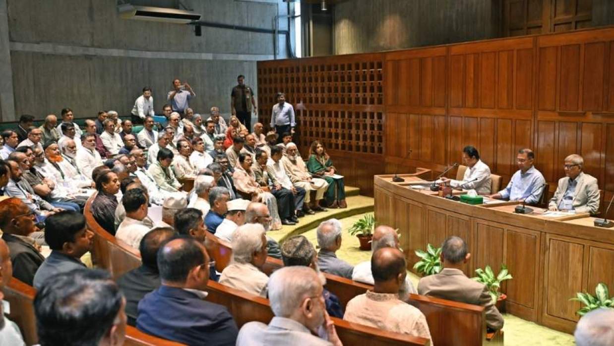 সংসদ ভবনে সরকার দলীয় সংসদীয় কমিটির বৈঠকে প্রধানমন্ত্রী।