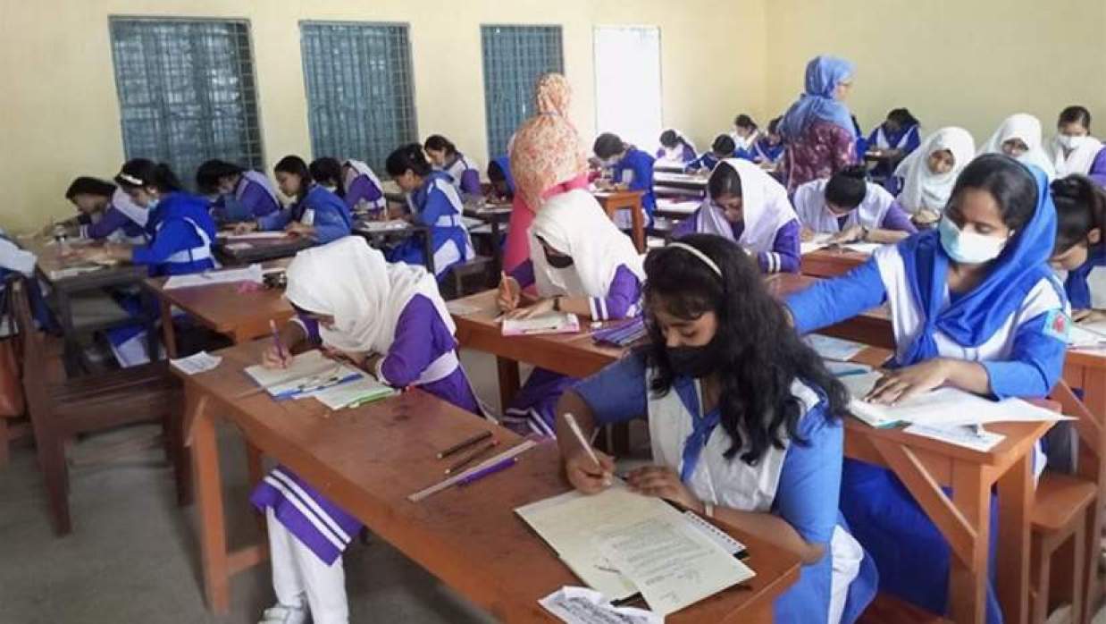 এসএসসির কেন্দ্রে সিসিটিভি-ঘড়ি-পর্যাপ্ত আলো বাতাসসহ যেসব বিষয় বাধ্যতামূলক হচ্ছে