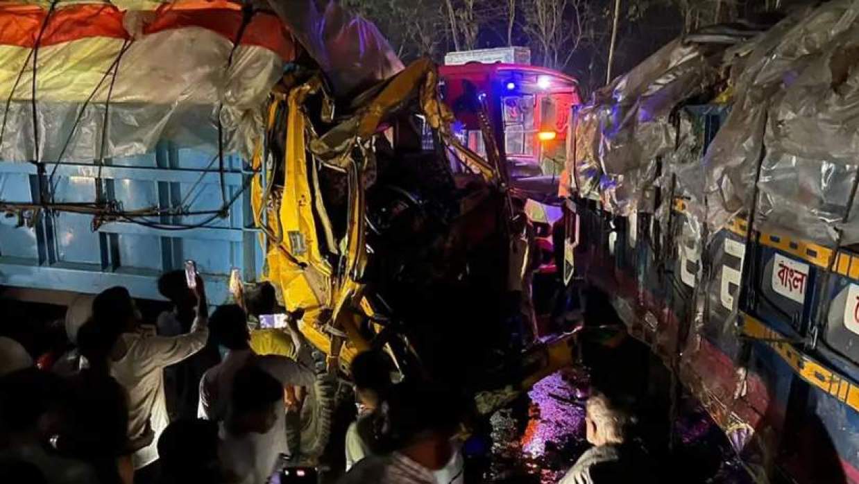 বগুড়ায় সড়ক দুর্ঘটনা