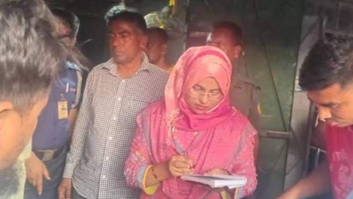 শ্যামনগরে অভিযান চালিয়ে অবৈধভাবে মজুত করে রাখা ২০০ লিটার ডিজেল জব্দ করে উপজেলা প্রশাসন