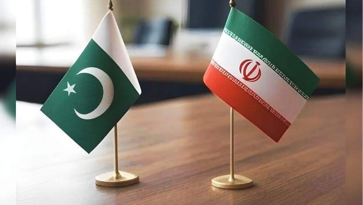 যুদ্ধের সমাধান খুঁজতে পাকিস্তানে বসছেন চার দেশের পররাষ্ট্রমন্ত্রী