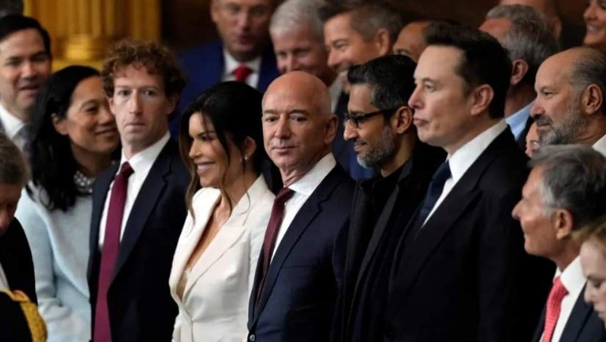 হঠাৎ কর্মী ছাঁটাইয়ের পিছনে 'এআইকে' দুষছেন টেক সিইওরা, কিন্তু কেন? 