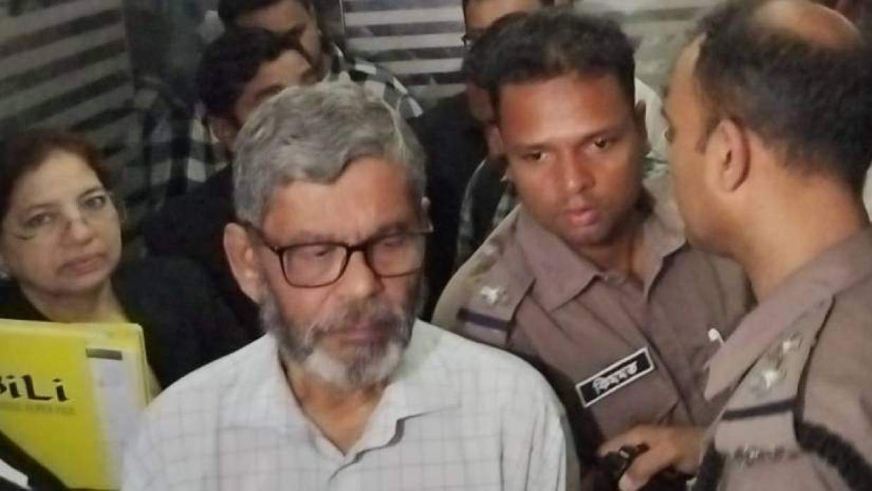 সন্ত্রাসবিরোধী আইনে গ্রেপ্তার সাংবাদিক শওকত মাহমুদ