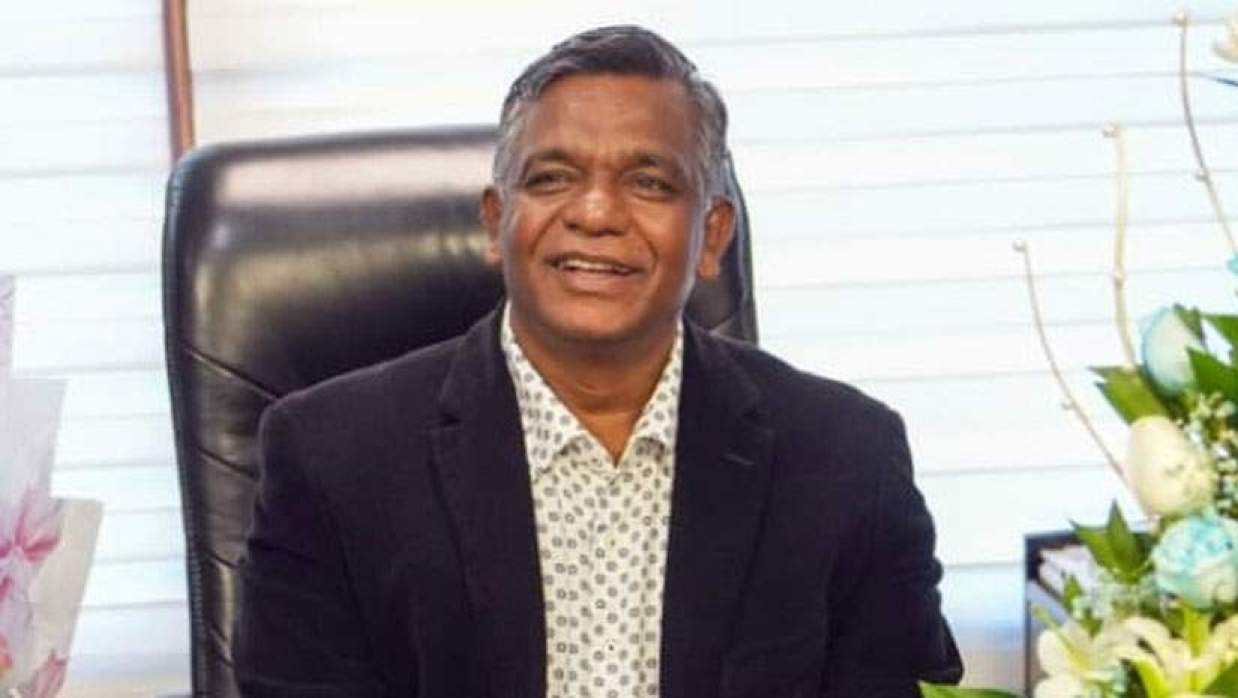 বিশ্বকাপ ইস্যুতে মুখে কুলুপ বুলবুলের, দাবি বিসিবিতে ‘সব স্বাভাবিক’