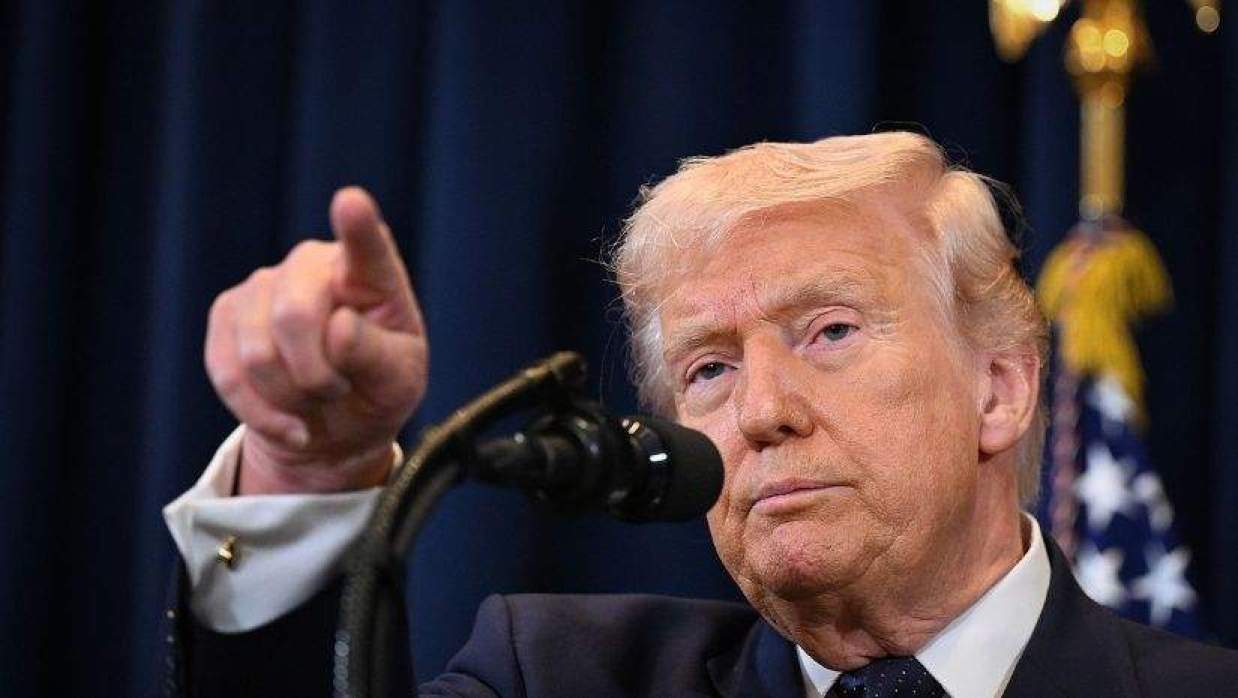 আরব দেশগুলোর কাছে ইরান যুদ্ধের খরচ চাইবেন ট্রাম্প 