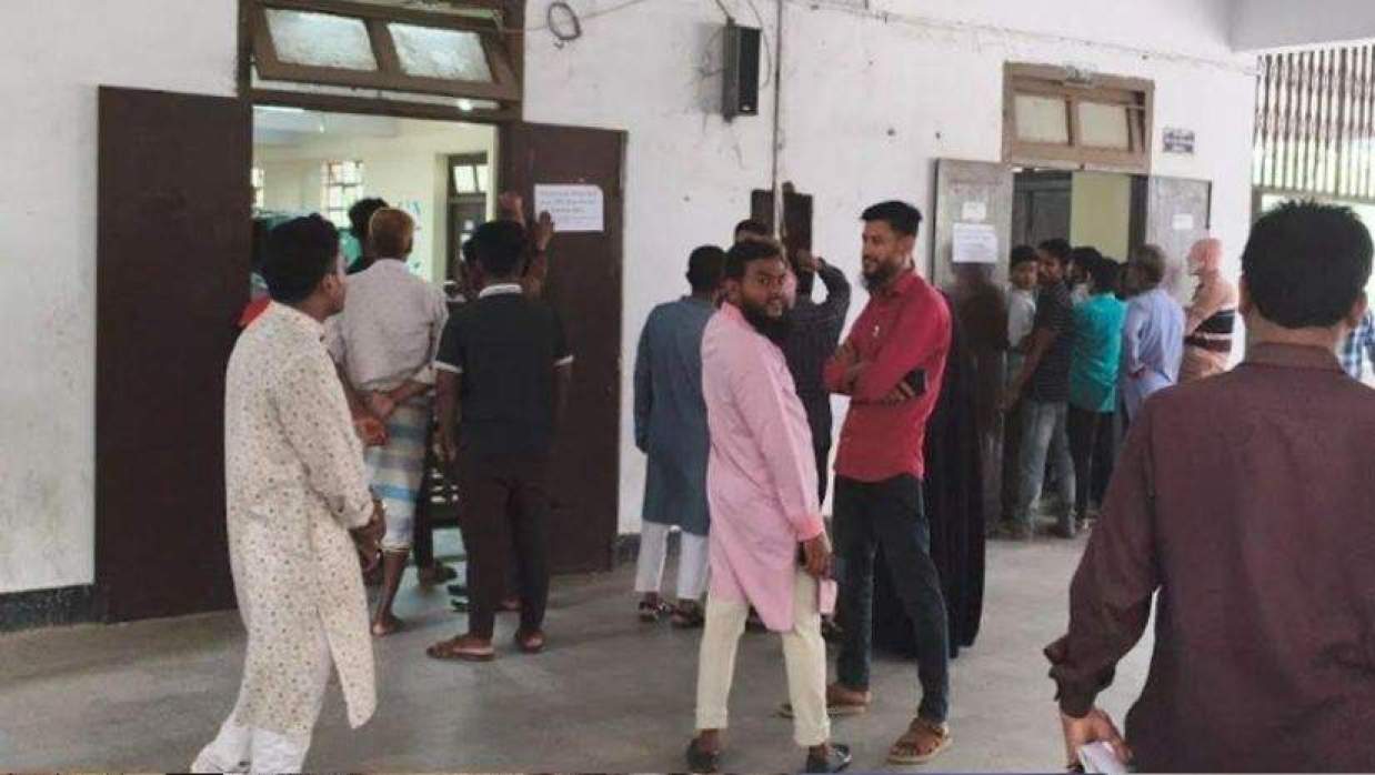 নোয়াখালী নারী ও শিশু নির্যাতন দমন ট্রাইব্যুনাল প্রাঙ্গণ